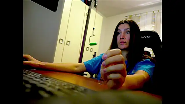 Snapshot of GodlyTheia chatting on February 6, 12:52 pm GodlyTheia online show from February 6, 12:52 pm