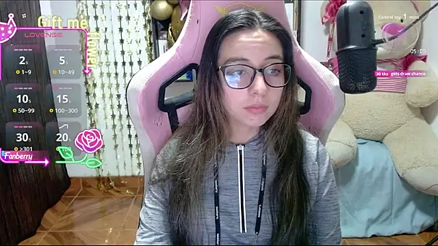 Maggie Fox3 online show from October 10, 1:15 am