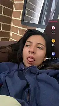 Maggie Fox3 online show from April 30, 3:18 pm