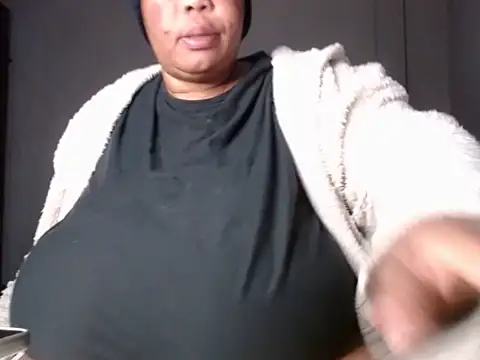 Snapshot of Lovelyboobs01 chatting on May 6, 4:12 pm Lovelyboobs01 online show from May 6, 4:12 pm