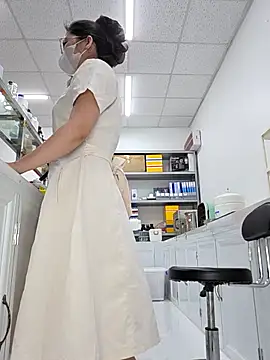 HinaLovely online show from May 6, 3:24 am