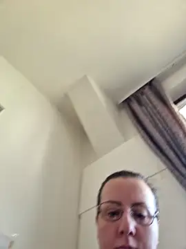 Snapshot of Goodass7 chatting on November 21, 9:30 am Goodass7 online show from November 21, 9:30 am