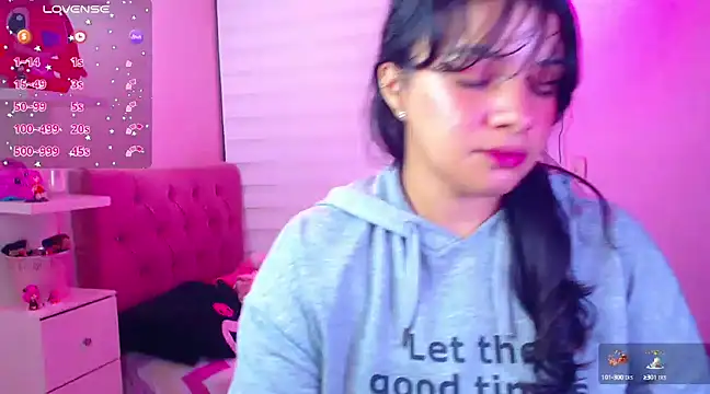 Vannessa  Shy online show from December 9, 11:03 pm