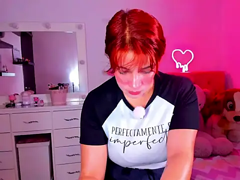 Snapshot of Vannessa__Shy chatting on May 25, 7:42 pm Vannessa Shy online show from May 25, 7:42 pm