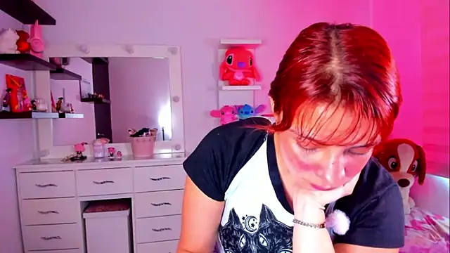 Snapshot of Vannessa__Shy chatting on June 11, 3:43 pm Vannessa Shy online show from June 11, 3:43 pm