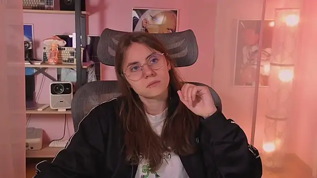  AnnaStark  online show from June 12, 7:02 pm