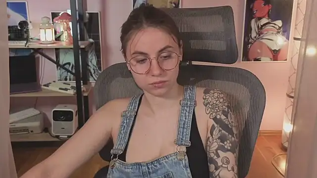 Snapshot of _AnnaStark_ chatting on July 14, 5:01 am AnnaStark online show from July 14, 5:01 am