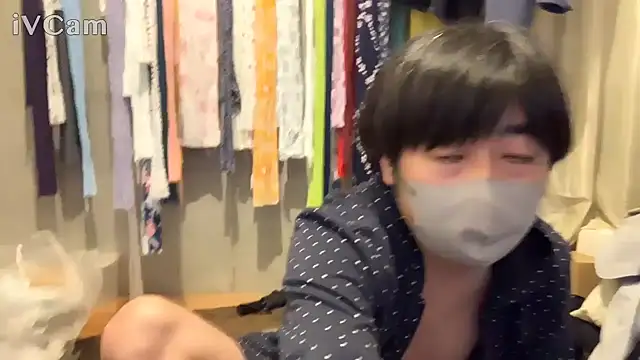 Snapshot of Fundoshi_2 chatting on January 10, 12:29 pm Fundoshi 2 online show from January 10, 12:29 pm