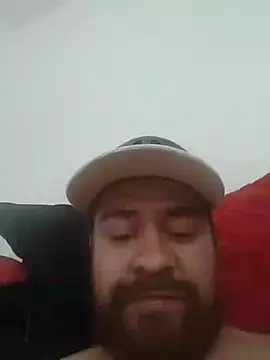 Snapshot of Loolukas chatting on February 9, 9:52 pm Loolukas online show from February 9, 9:52 pm