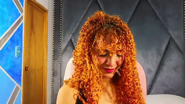 SexyLeilaa online show from March 4, 12:18 am