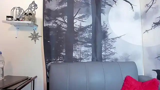annyluna1 online show from June 18, 6:45 pm