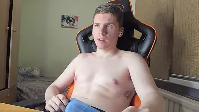 Snapshot of Bananas_dick chatting on December 8, 7:11 pm Bananas dick online show from December 8, 7:11 pm