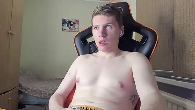 Snapshot of Bananas_dick chatting on December 13, 6:05 pm Bananas dick online show from December 13, 6:05 pm