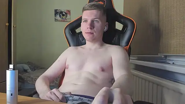 Snapshot of Bananas_dick chatting on December 16, 7:32 pm Bananas dick online show from December 16, 7:32 pm