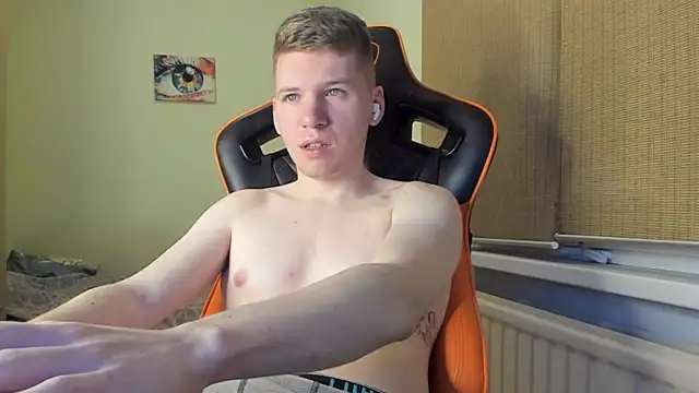 Snapshot of Bananas_dick chatting on December 22, 2:49 am Bananas dick online show from December 22, 2:49 am