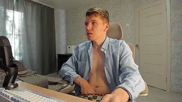 Snapshot of Bananas_dick chatting on October 19, 7:31 am Bananas dick online show from October 19, 7:31 am