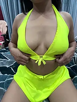 Snapshot of Beautiful_xxo chatting on December 16, 5:18 pm Beautiful xxo online show from December 16, 5:18 pm