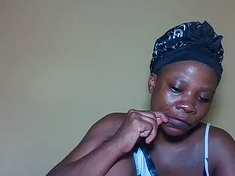 Snapshot of Sweetbaby004 chatting on June 9, 10:43 pm Sweetbaby004 online show from June 9, 10:43 pm