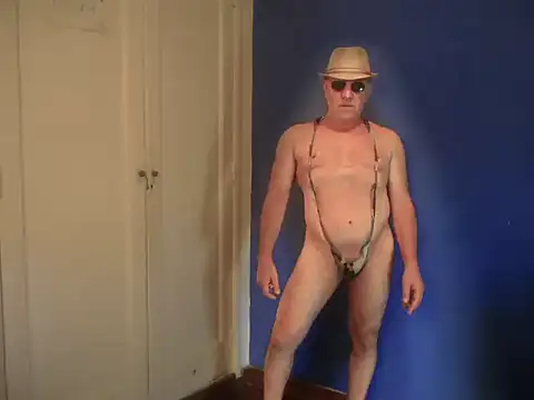 Snapshot of Fabrissi chatting on February 21, 7:09 am Fabrissi online show from February 21, 7:09 am