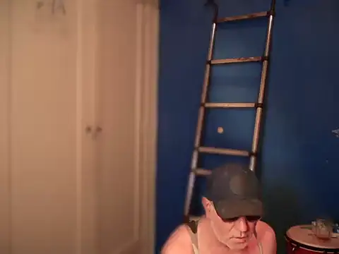 Snapshot of Fabrissi chatting on March 3, 9:42 pm Fabrissi online show from March 3, 9:42 pm