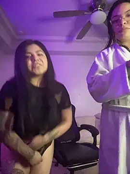 Snapshot of drizzypeach602 chatting on December 30, 8:10 am drizzypeach602 online show from December 30, 8:10 am