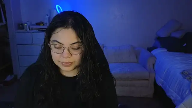 Snapshot of drizzypeach602 chatting on February 1, 2:26 am drizzypeach602 online show from February 1, 2:26 am