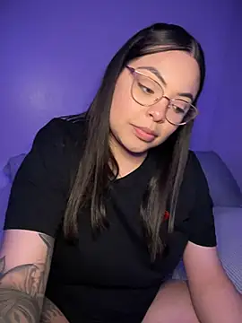 Snapshot of drizzypeach602 chatting on March 7, 2:25 am drizzypeach602 online show from March 7, 2:25 am