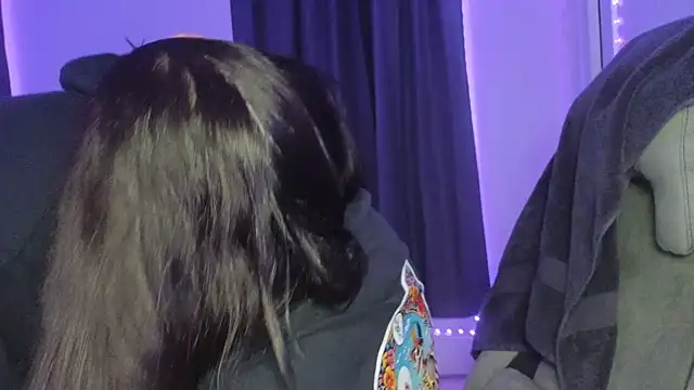 Snapshot of drizzypeach602 chatting on October 17, 2:37 am drizzypeach602 online show from October 17, 2:37 am