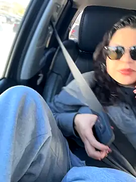 Snapshot of drizzypeach602 chatting on November 7, 6:19 pm drizzypeach602 online show from November 7, 6:19 pm