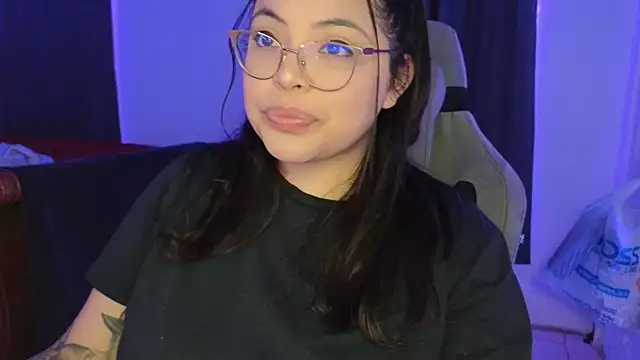 Snapshot of drizzypeach602 chatting on November 27, 4:03 am drizzypeach602 online show from November 27, 4:03 am