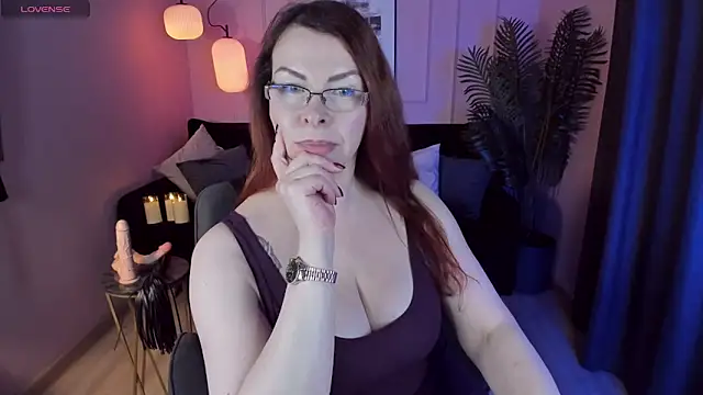 MrsIngrid online show from February 28, 5:48 pm