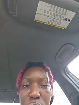 Snapshot of oliviaprettypussy chatting on May 27, 1:08 pm oliviaprettypussy online show from May 27, 1:08 pm