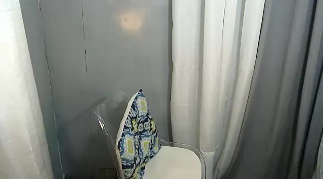 Delicate Savannah online show from December 10, 4:45 am