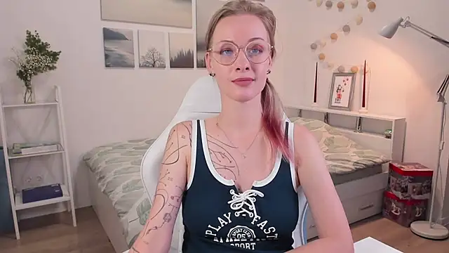 MissRightX online show from January 17, 7:05 pm