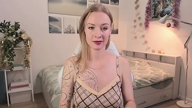 MissRightX online show from November 17, 11:05 am