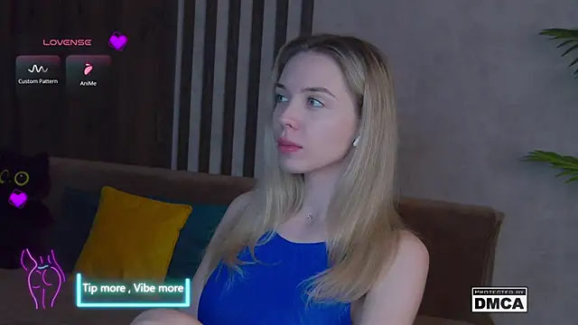 Holl1Would online show from February 26, 10:42 pm