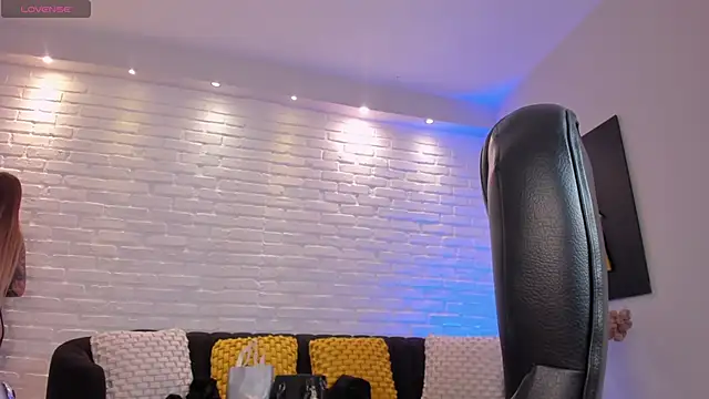 Snapshot of LexieWayne chatting on January 15, 1:23 am LexieWayne online show from January 15, 1:23 am