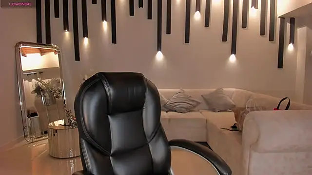 Snapshot of LexieWayne chatting on March 13, 7:39 pm LexieWayne online show from March 13, 7:39 pm