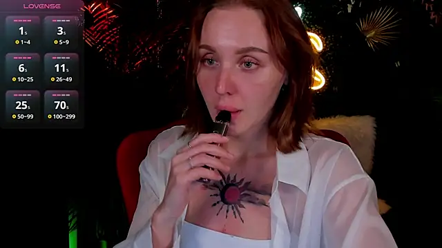 Snapshot of LianaFord chatting on May 19, 5:52 pm LianaFord online show from May 19, 5:52 pm