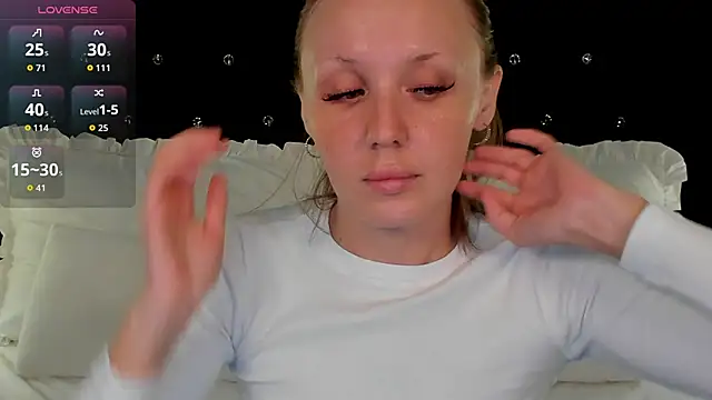 Snapshot of LianaFord chatting on May 29, 5:05 am LianaFord online show from May 29, 5:05 am