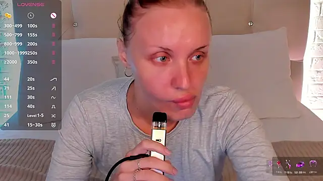 Snapshot of LianaFord chatting on June 13, 5:05 am LianaFord online show from June 13, 5:05 am