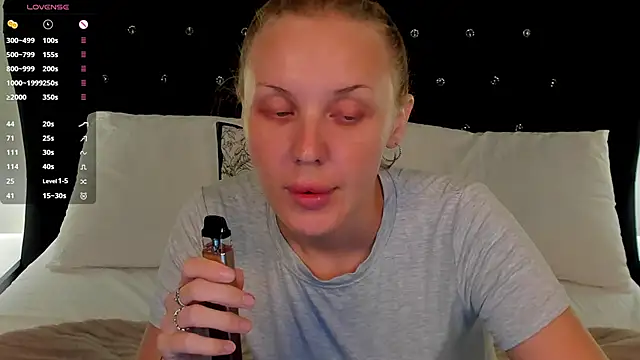 Snapshot of LianaFord chatting on June 23, 5:27 am LianaFord online show from June 23, 5:27 am