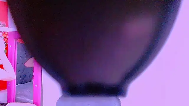 Snapshot of priscilahotker chatting on January 17, 10:44 am priscilahotker online show from January 17, 10:44 am