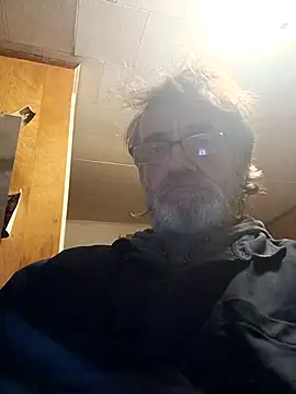 Snapshot of OralDesires2 chatting on January 6, 10:23 pm OralDesires2 online show from January 6, 10:23 pm