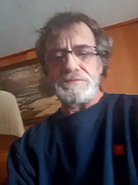 Snapshot of OralDesires2 chatting on January 10, 2:19 pm OralDesires2 online show from January 10, 2:19 pm