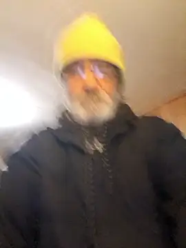 Snapshot of OralDesires2 chatting on February 5, 11:42 pm OralDesires2 online show from February 5, 11:42 pm