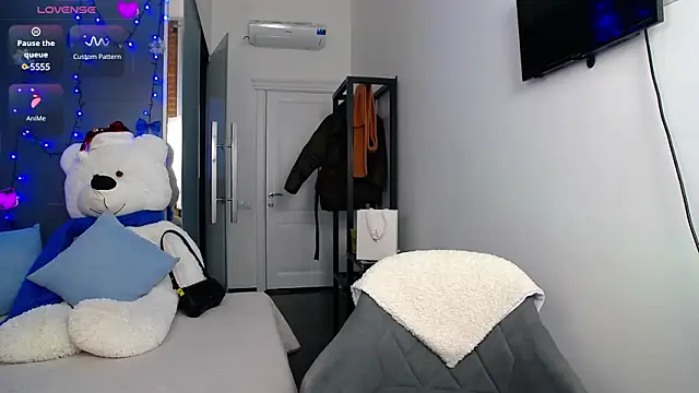 KateJonson online show from January 3, 8:10 am