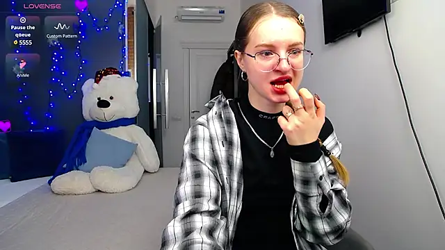 KateJonson online show from January 7, 8:03 am