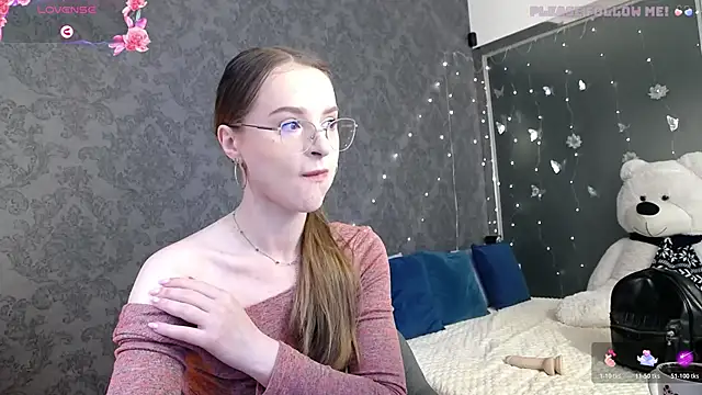 Snapshot of KateJonson chatting on June 2, 6:37 am KateJonson online show from June 2, 6:37 am