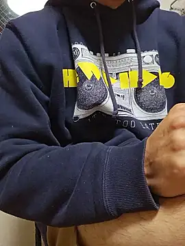 Snapshot of munyunu chatting on February 9, 2:43 pm munyunu online show from February 9, 2:43 pm